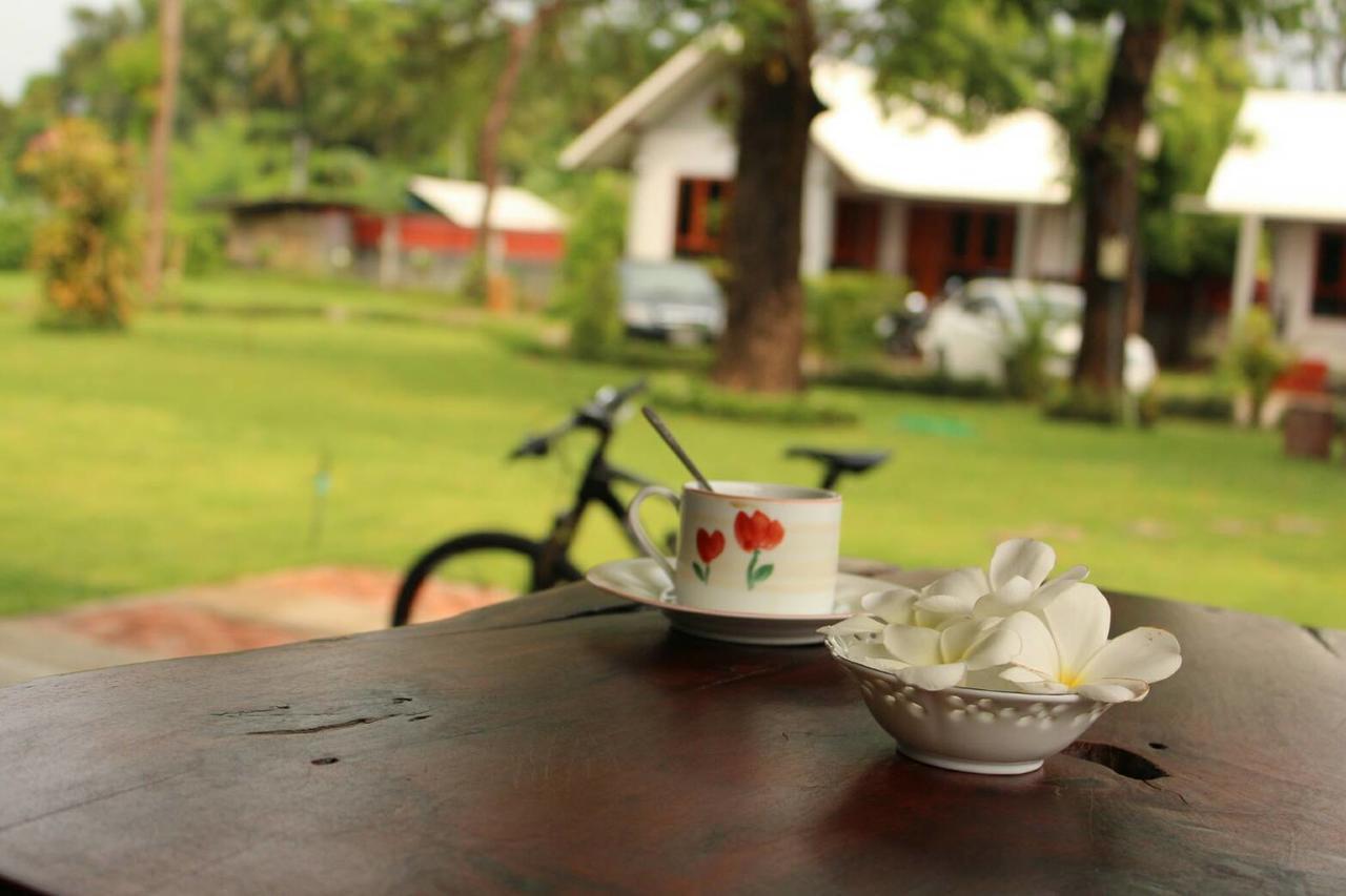 Bansuansiriwat Hotel Ban Tak Buitenkant foto